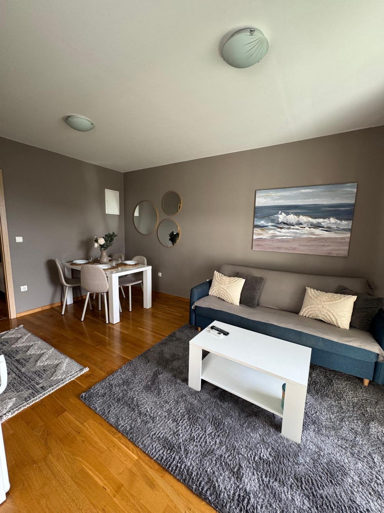 Apartment Tri Sunca Baška Voda Екстериор снимка