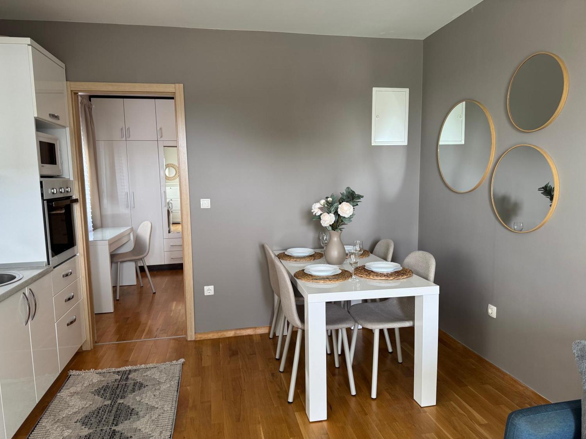 Apartment Tri Sunca Baška Voda Екстериор снимка