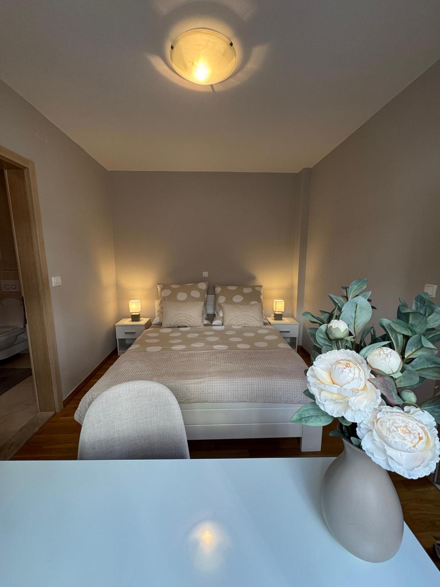 Apartment Tri Sunca Baška Voda Екстериор снимка