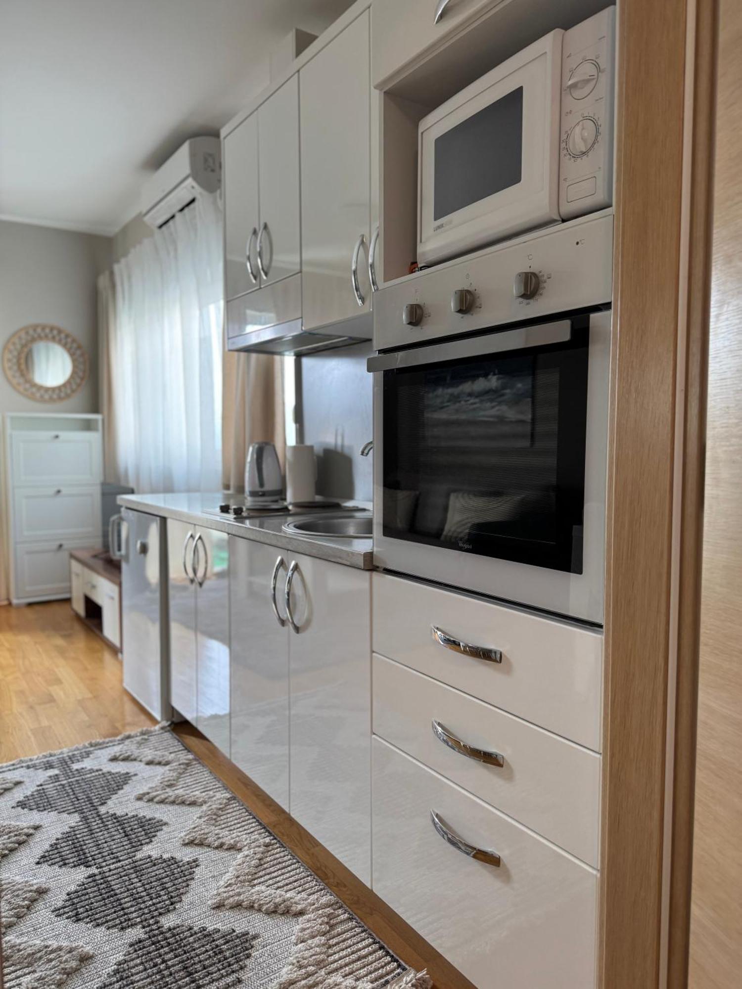 Apartment Tri Sunca Baška Voda Екстериор снимка