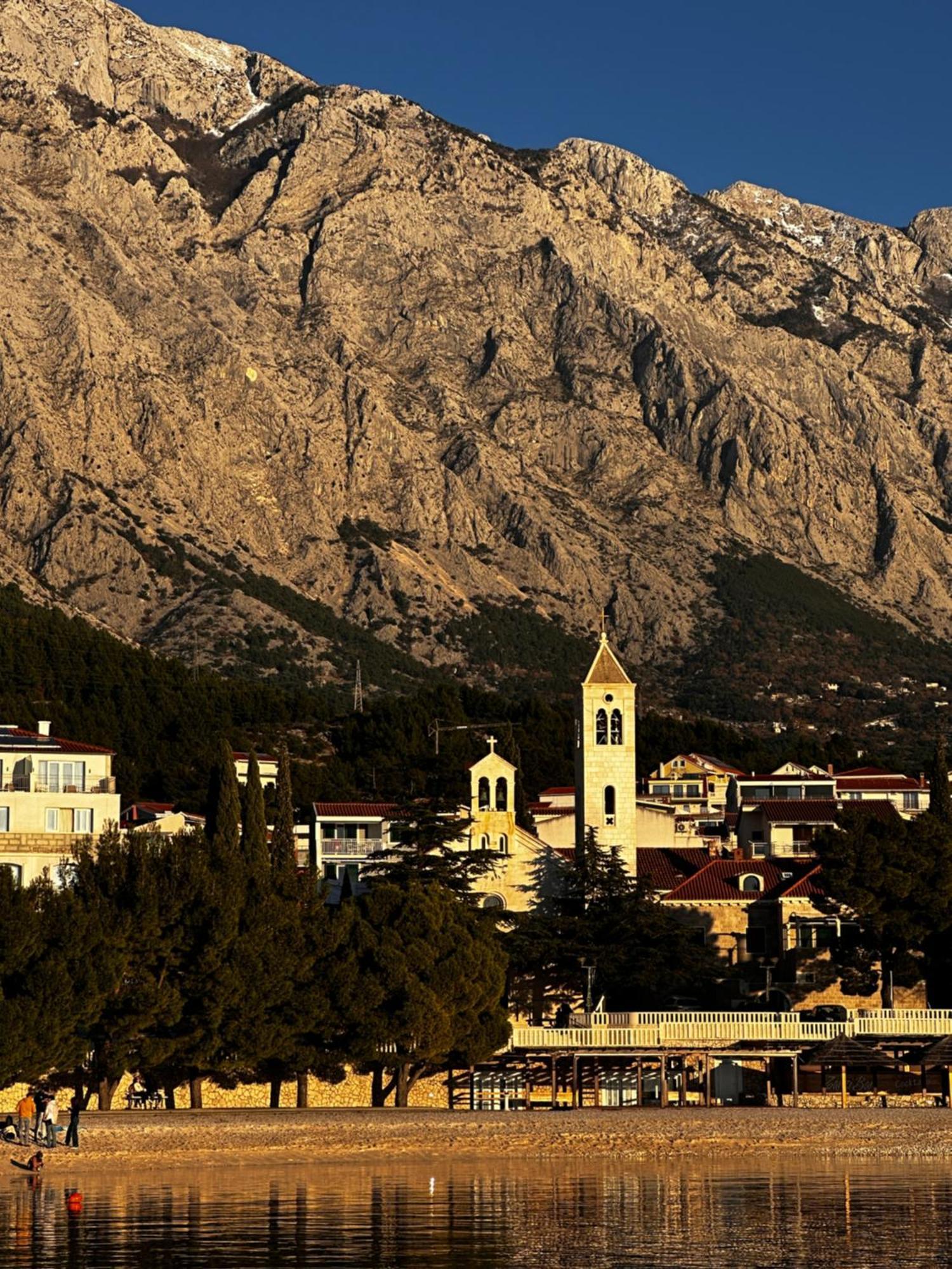 Apartment Tri Sunca Baška Voda Екстериор снимка